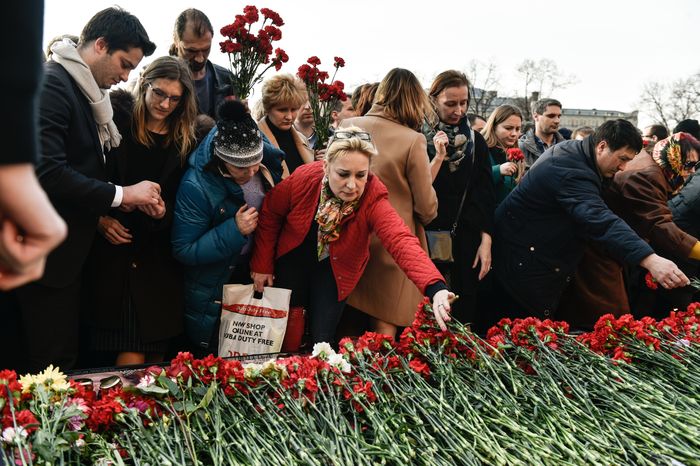 Траурный митинг памяти 11 жертв теракта в Санкт-Петербурге