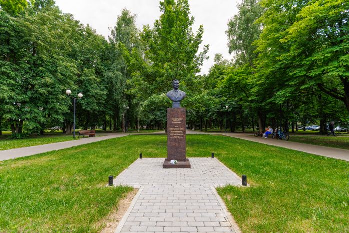 Мемориал «Вечный огонь» на Лесной улице в микрорайоне Юбилейный города Королева