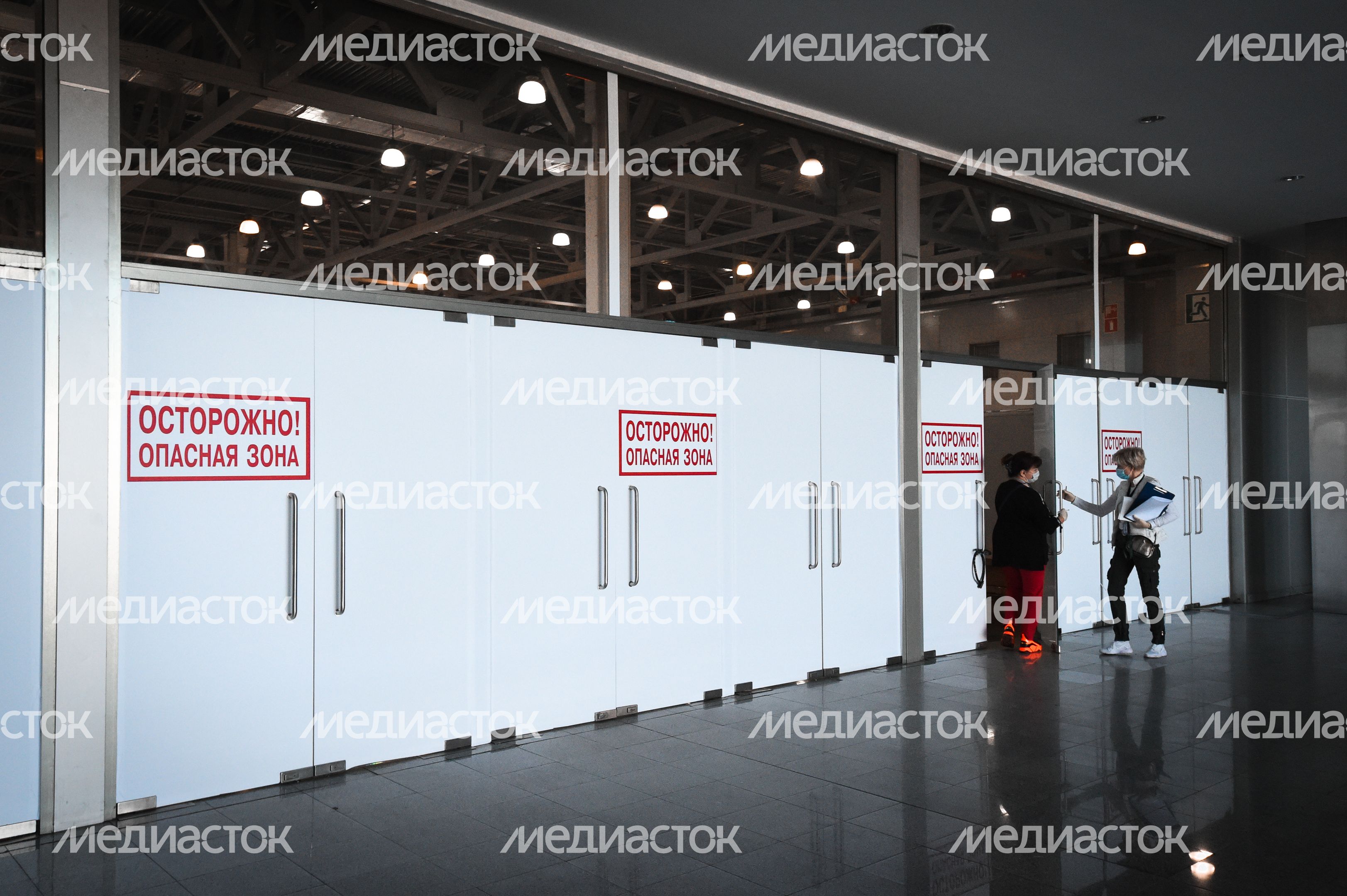 Госпиталь для пациентов с коронавирусом в «Крокус Экспо»