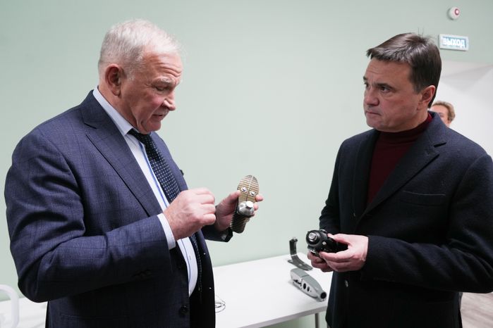 Андрей Воробьев посетил Центр протезирования и реабилитации "Исток-Орто" во Фрязино