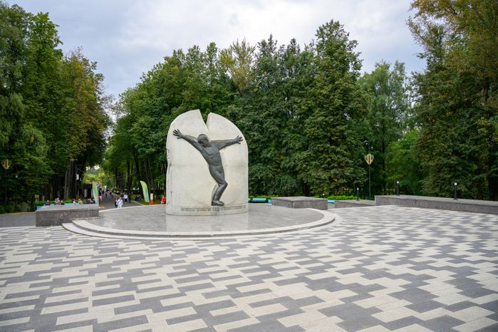 Памятник мытищинцам, погибшим при исполнении воинского и служебного долга и в локальных конфликтах, в парке Мира