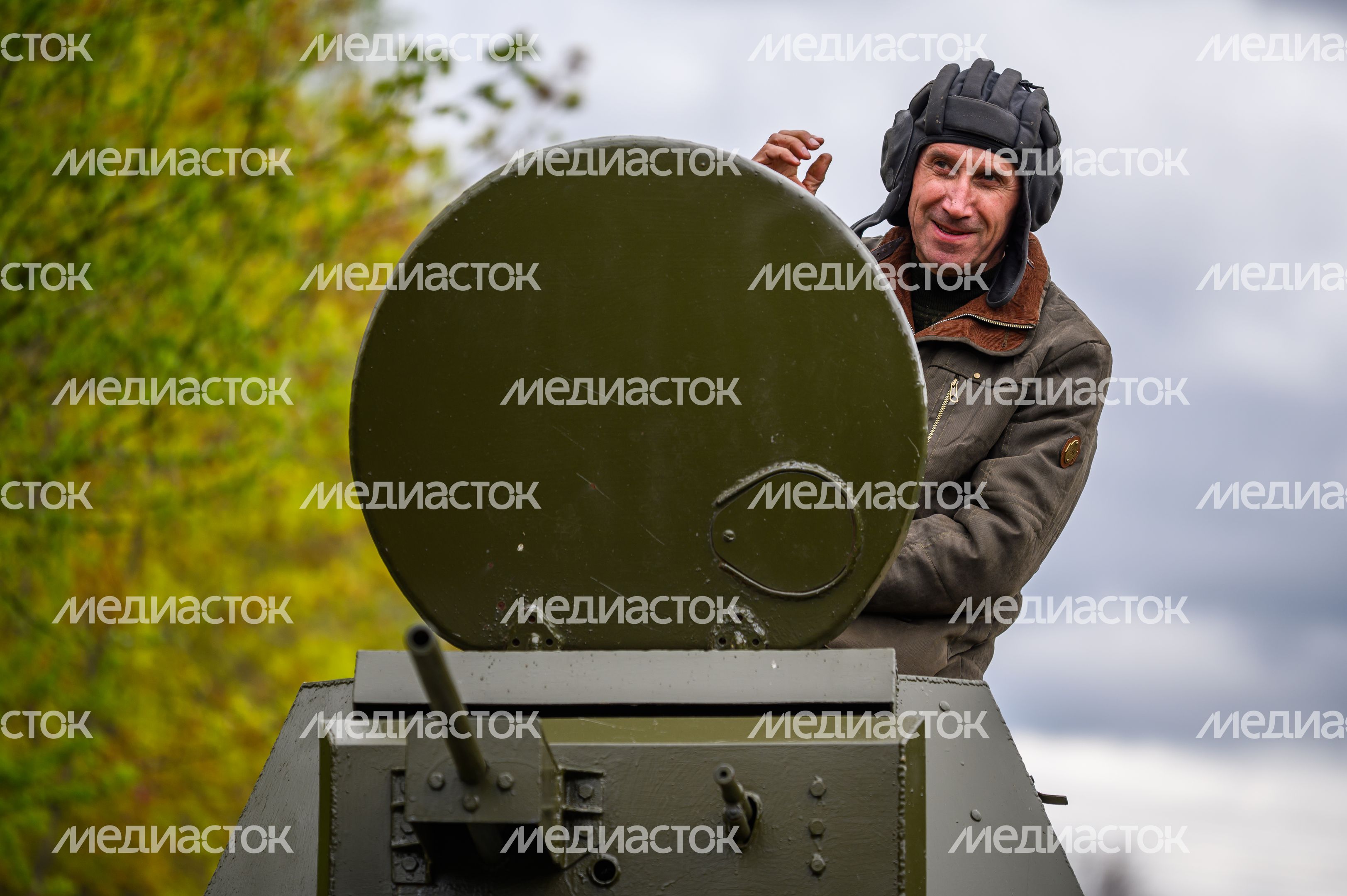 Военно-историческая реконструкция событий мая 1945 года в музее истории танка Т-34 в Мытищах