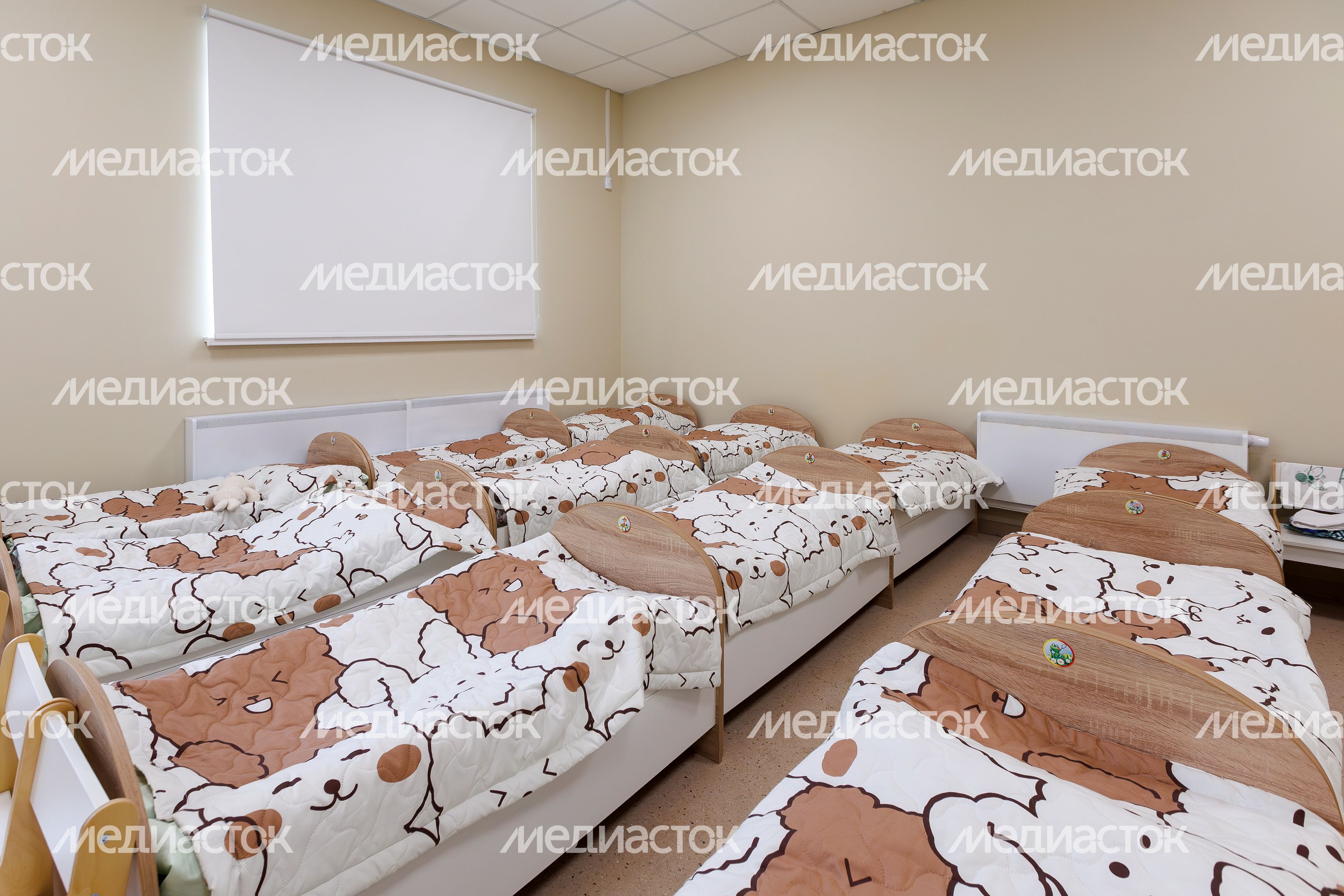 Спальня детского сада «Золотой ключик» СОШ №14 в Мытищах после капитального ремонта Спальня детского сада «Золотой ключик» СОШ №14 в Мытищах после капитального ремонта