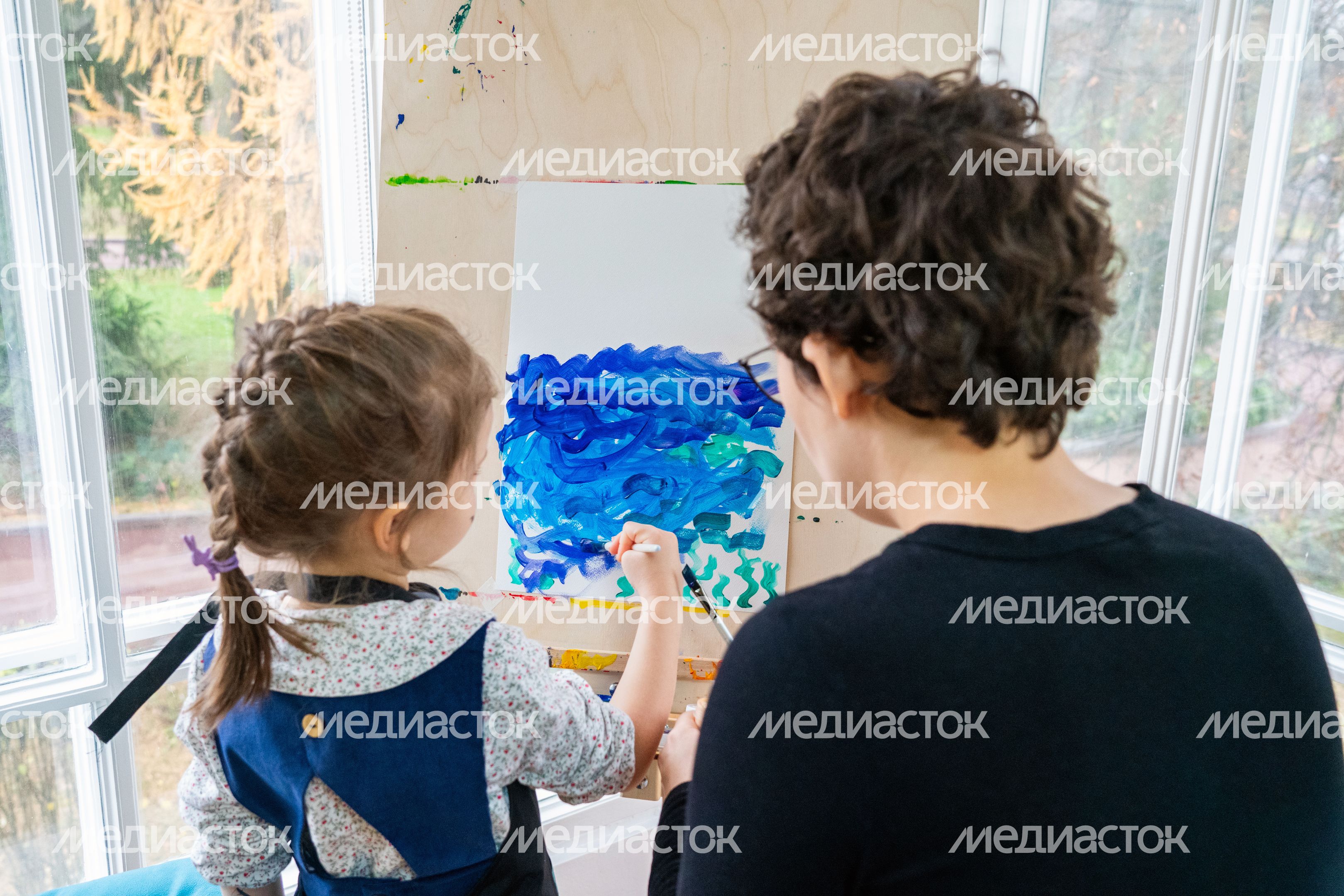 Мастер-класс по созданию картины на Всероссийской акции «Ночь искусств» в музее-заповеднике «Горки Ленинские» Мастер-класс по созданию картины на Всероссийской акции «Ночь искусств» в музее-заповеднике «Горки Ленинские»