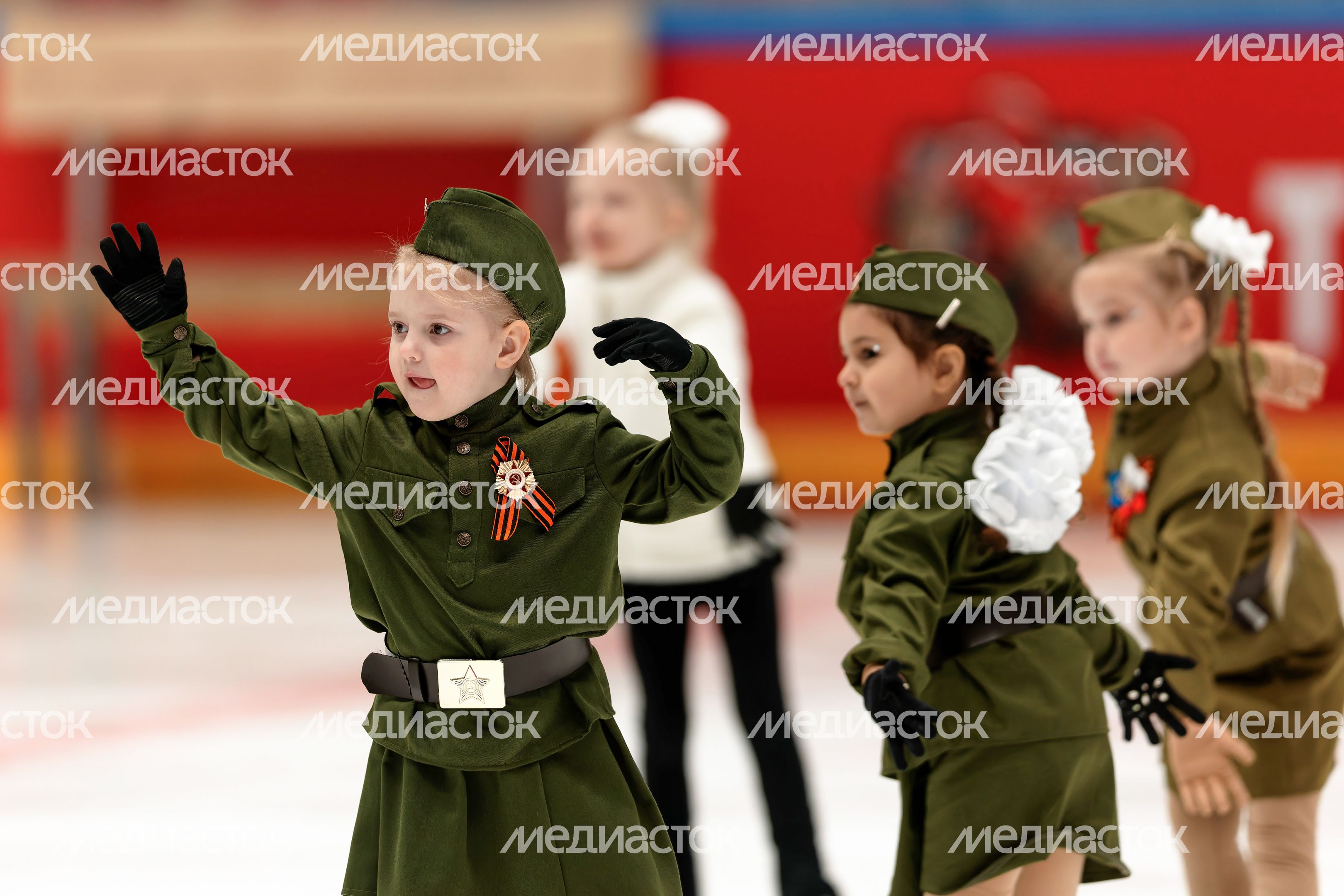 Ледовое шоу Татьяны Навки ко Дню Победы на ледовой арене в Красногорске Ледовое шоу Татьяны Навки ко Дню Победы на ледовой арене в Красногорске