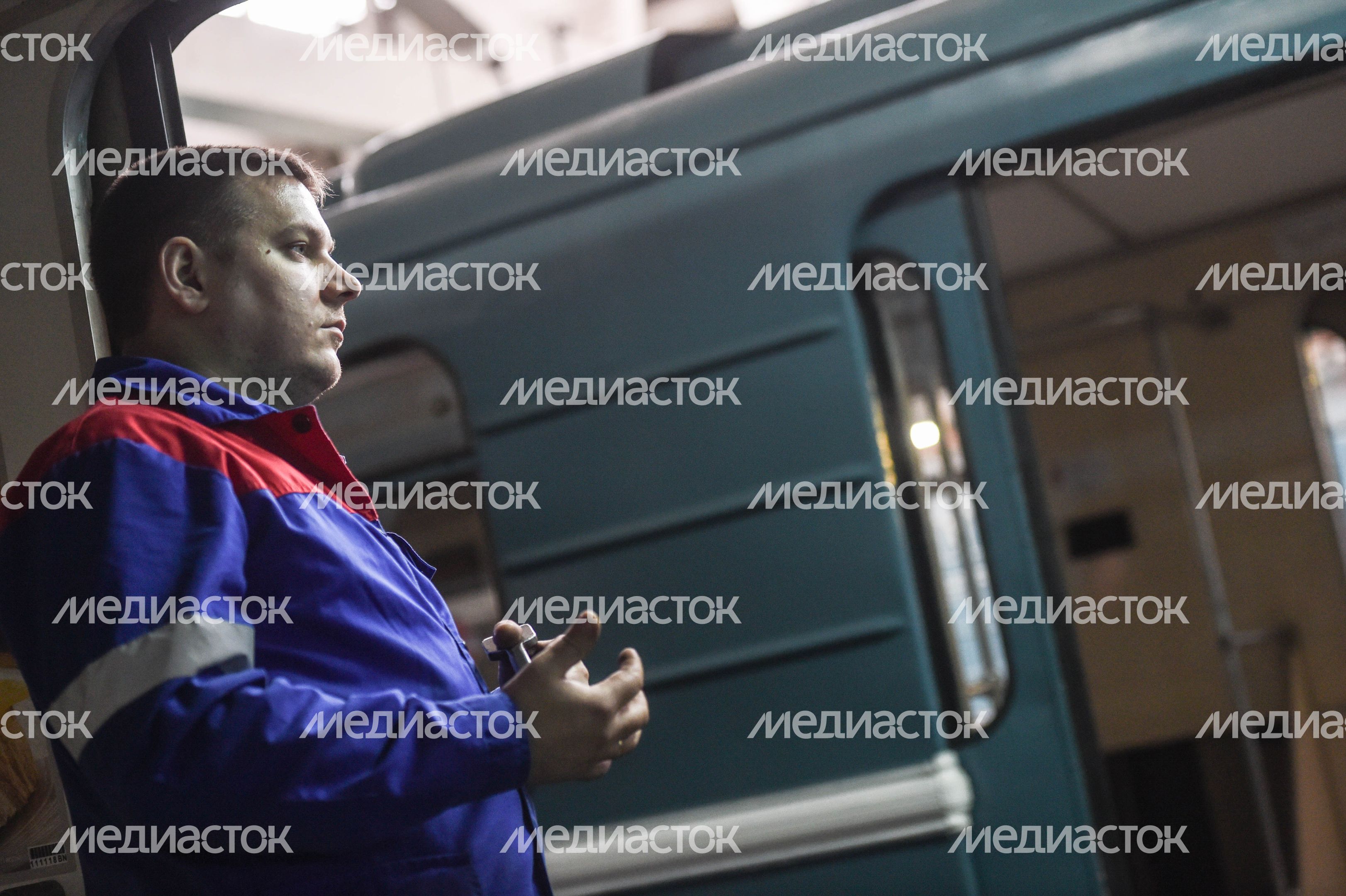 Кварцевание и мытье вагонов метро