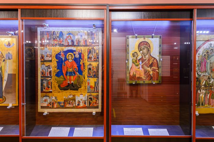 Экспозиция «Художественные коллекции и храмовое искусство» в музее-заповеднике «Дмитровский кремль»