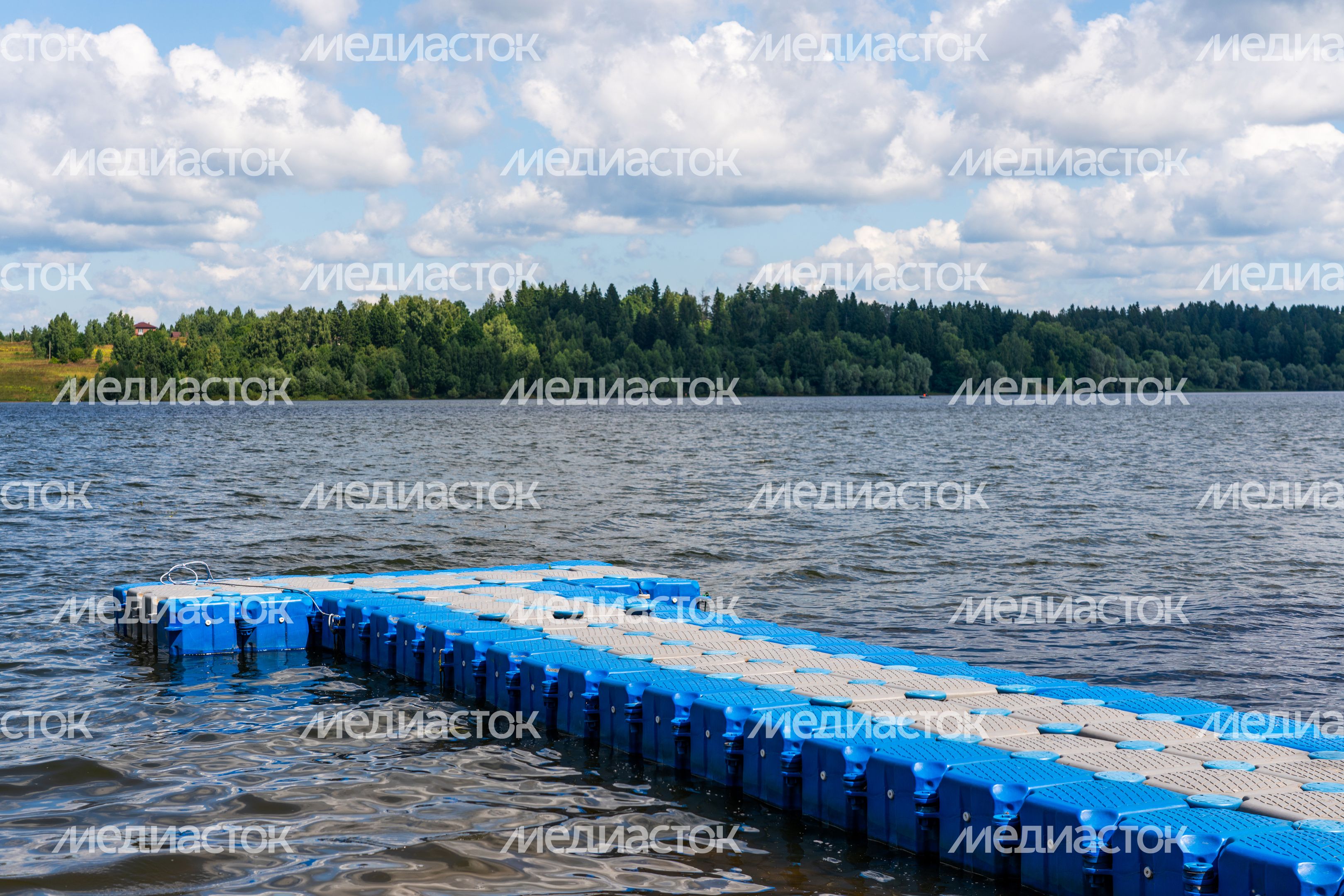 Пляж у Озернинского водохранилища вблизи деревни Нововолково Рузского округа Пляж у Озернинского водохранилища вблизи деревни Нововолково Рузского округа