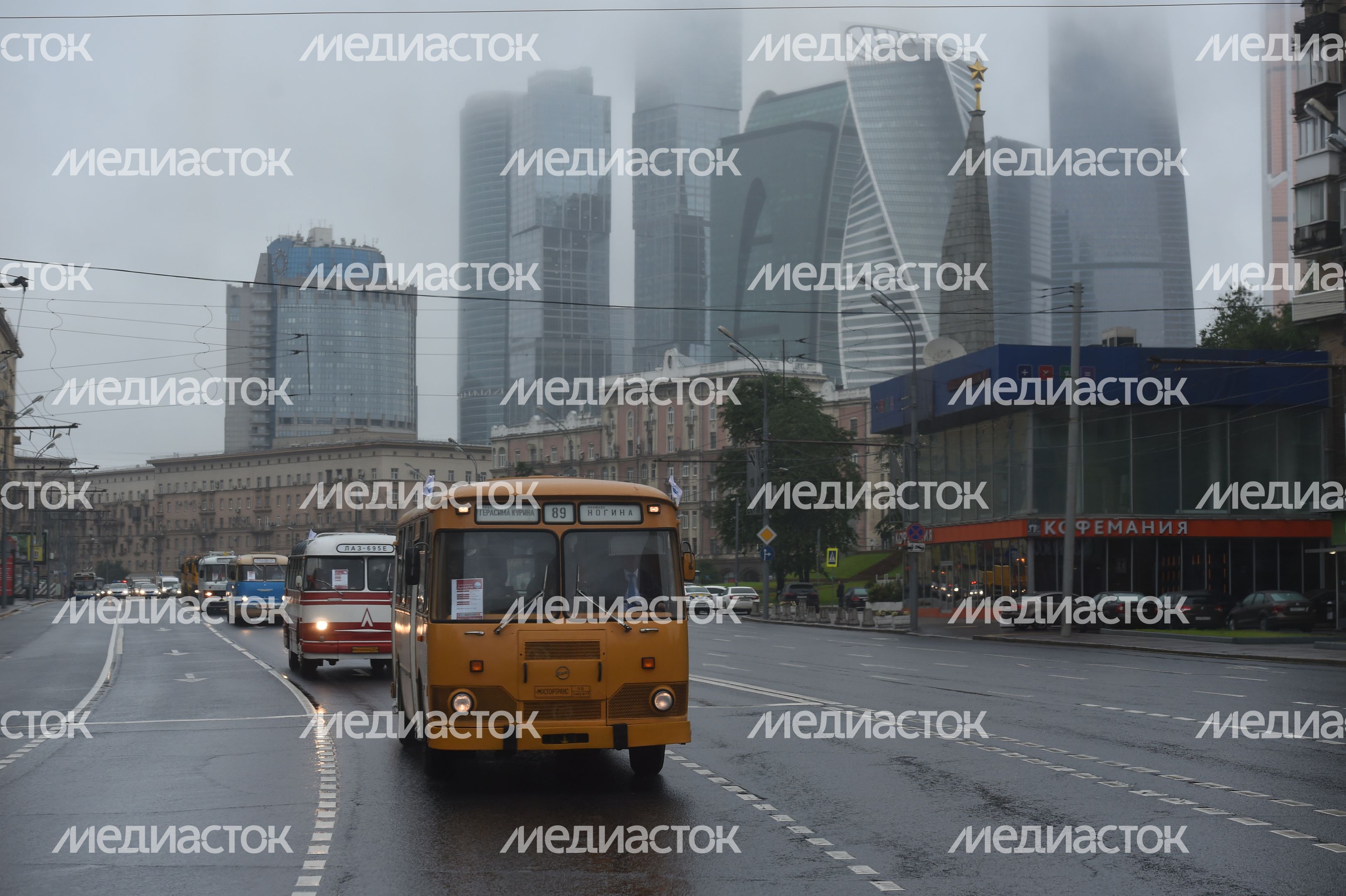 Выставка ретротехники ко Дню московского транспорта