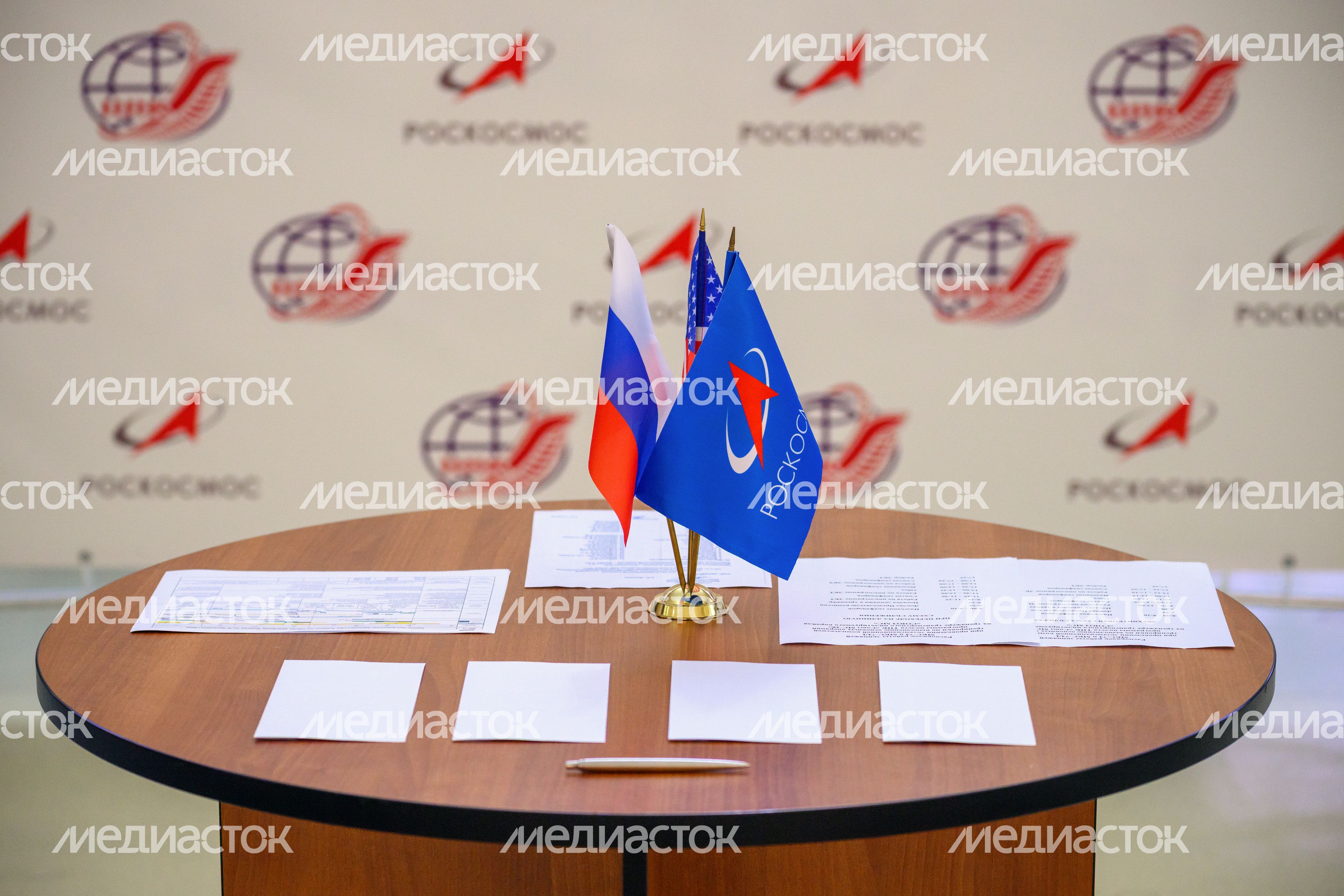 Экзаменационные билеты основного экипажа космонавтов МКС-74 в Звездном городке