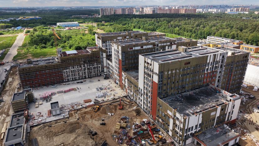 В Балашихе завершено возведение зданий многопрофильной больницы