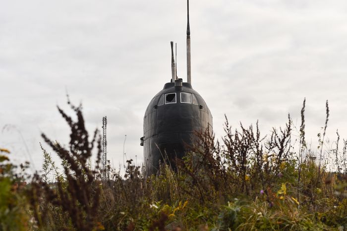 Памятник подводной лодке К-19 и виды села Никульское