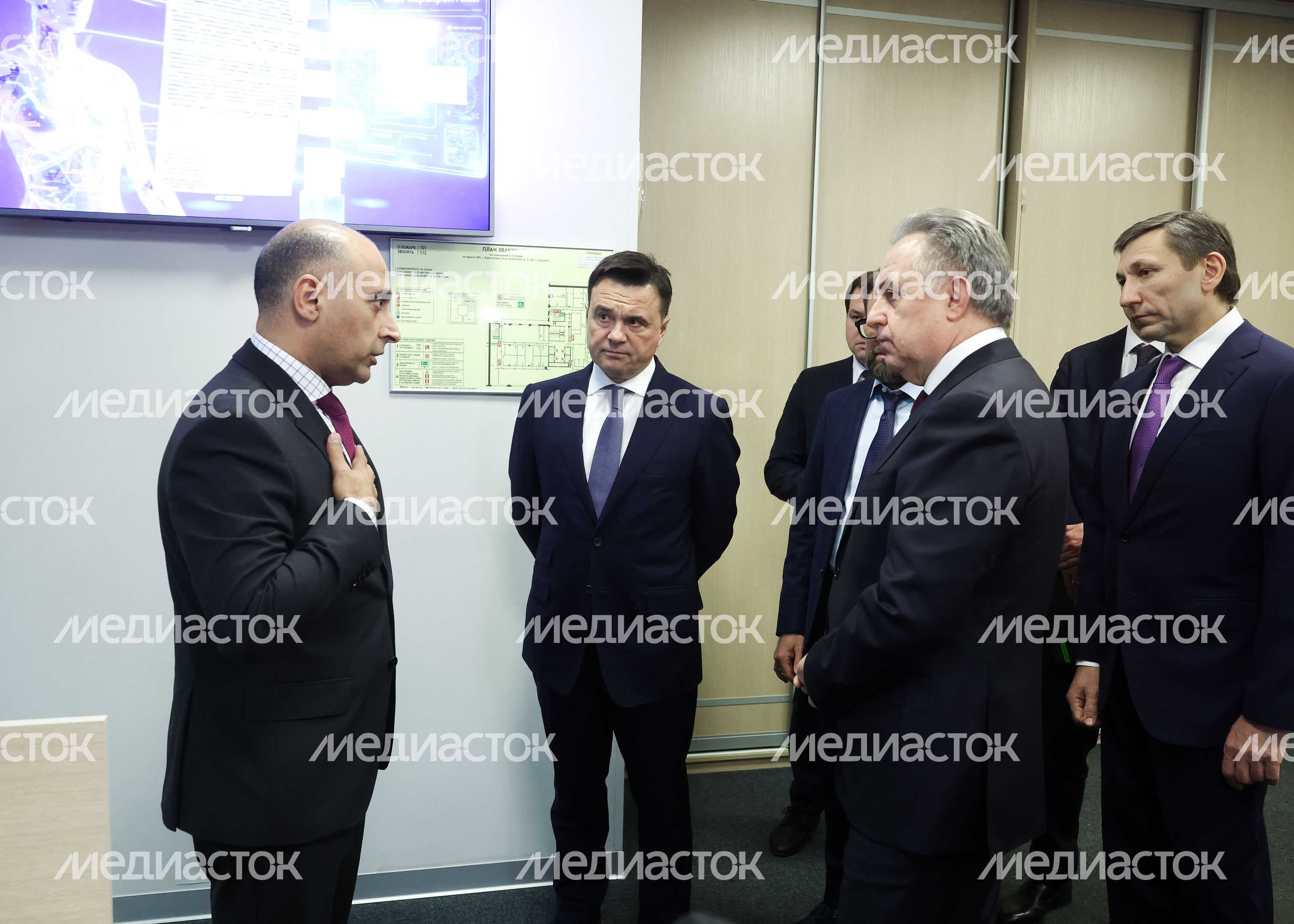 Андрей Воробьев продемонстрировал Виталию Мутко работу подмосковного ЦСС Андрей Воробьев продемонстрировал Виталию Мутко работу подмосковного ЦСС