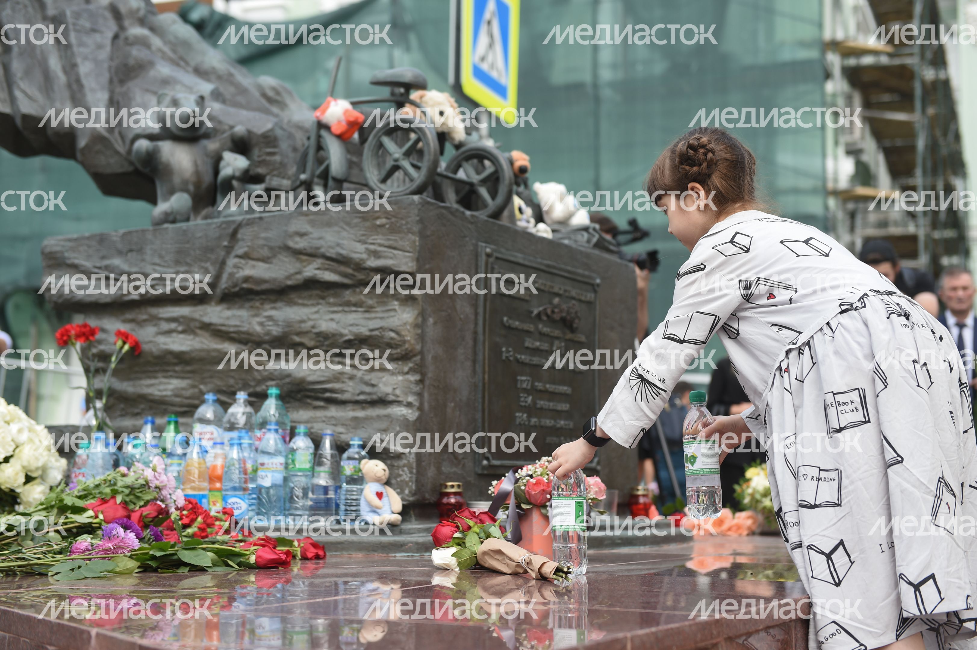 Митинг «Без слов» в память о жертвах трагедии в Беслане прошел в Москве Митинг «Без слов» в память о жертвах трагедии в Беслане прошел в Москве