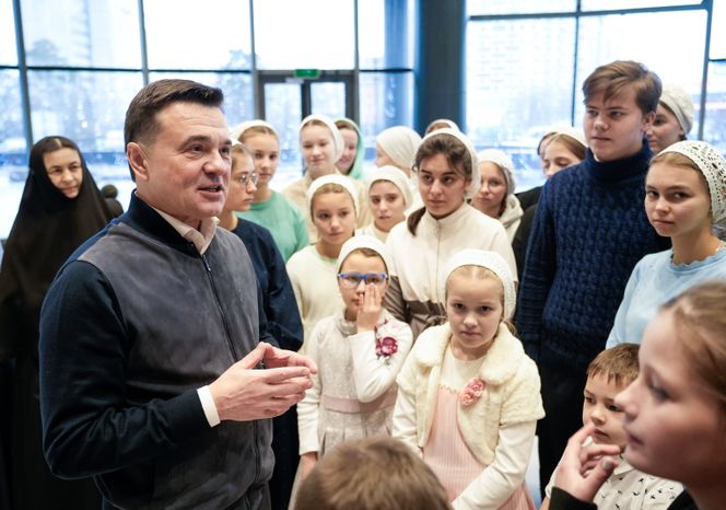Андрей Воробьев поздравил детей участников СВО с наступающим Новым годом