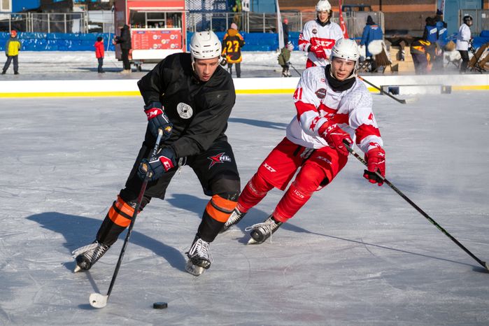 Турнир по уличному хоккею POND HOCKEY в Красногорске