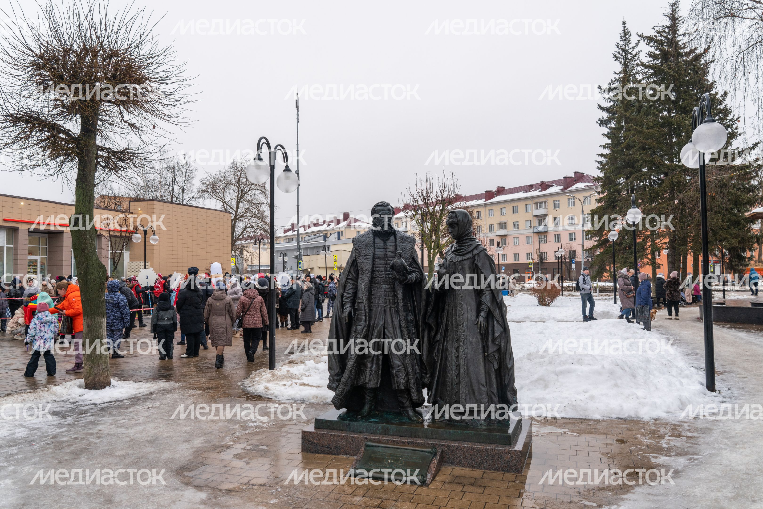 Памятник святым Петру и Февронии в Клину Памятник святым Петру и Февронии в Клину