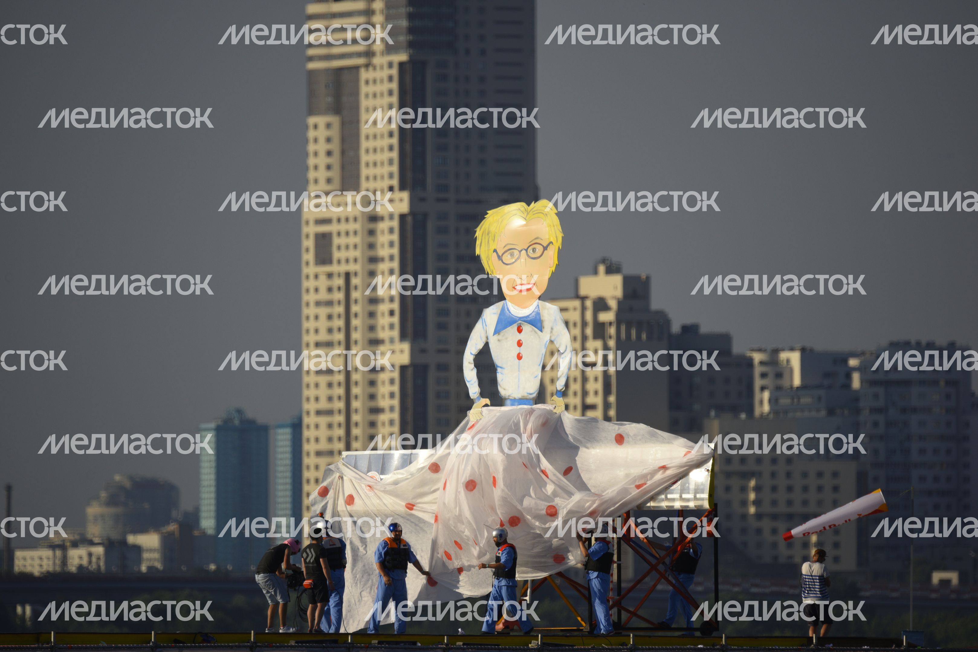 Фестиваль самодельных летательных аппаратов Red Bull Flugtag 2015