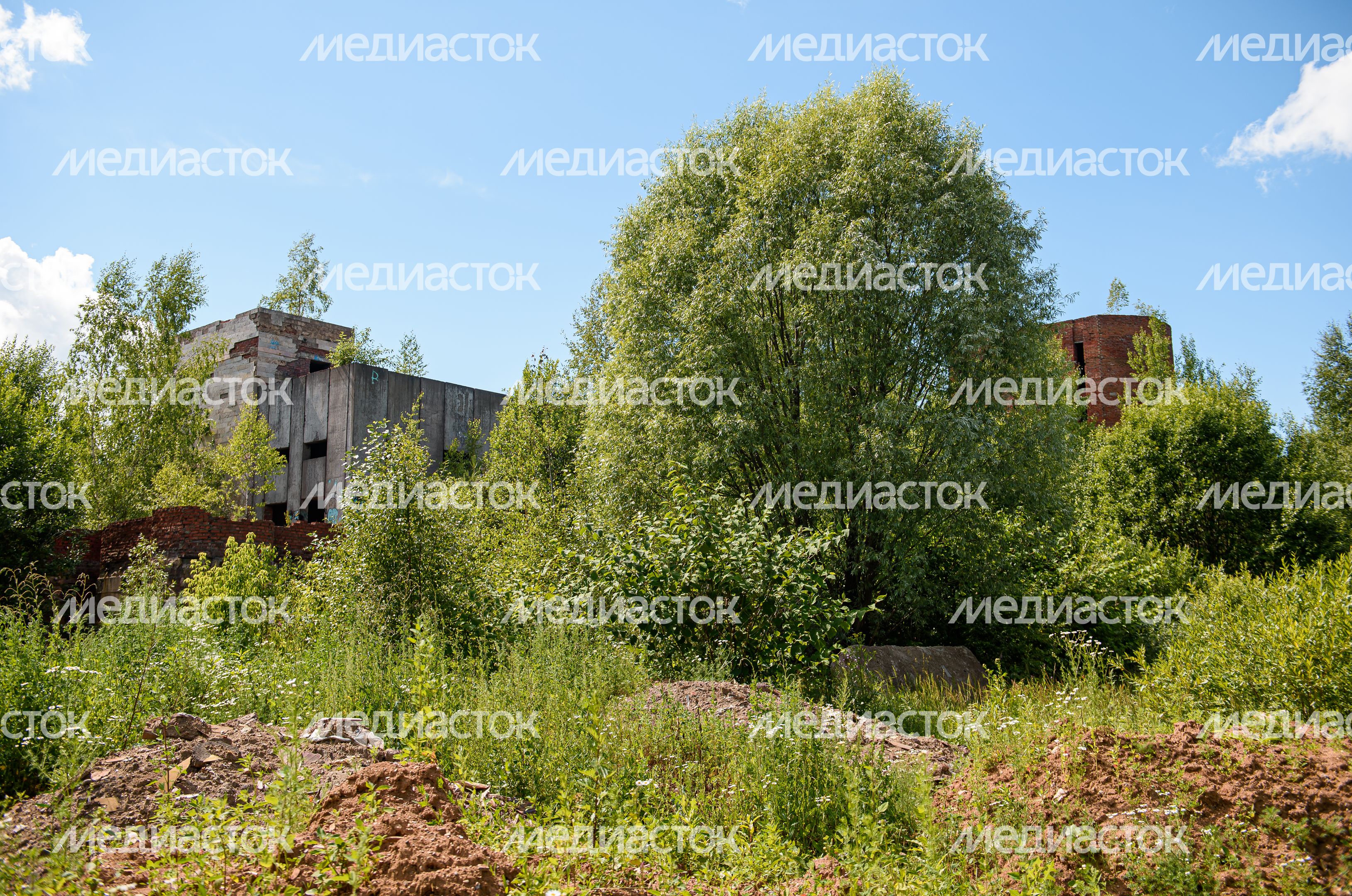 Недостроенная больница в Хотьково