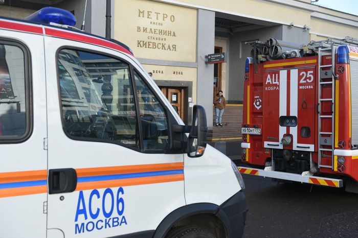 Работа аварийный служб на площади Киевского вокзала
