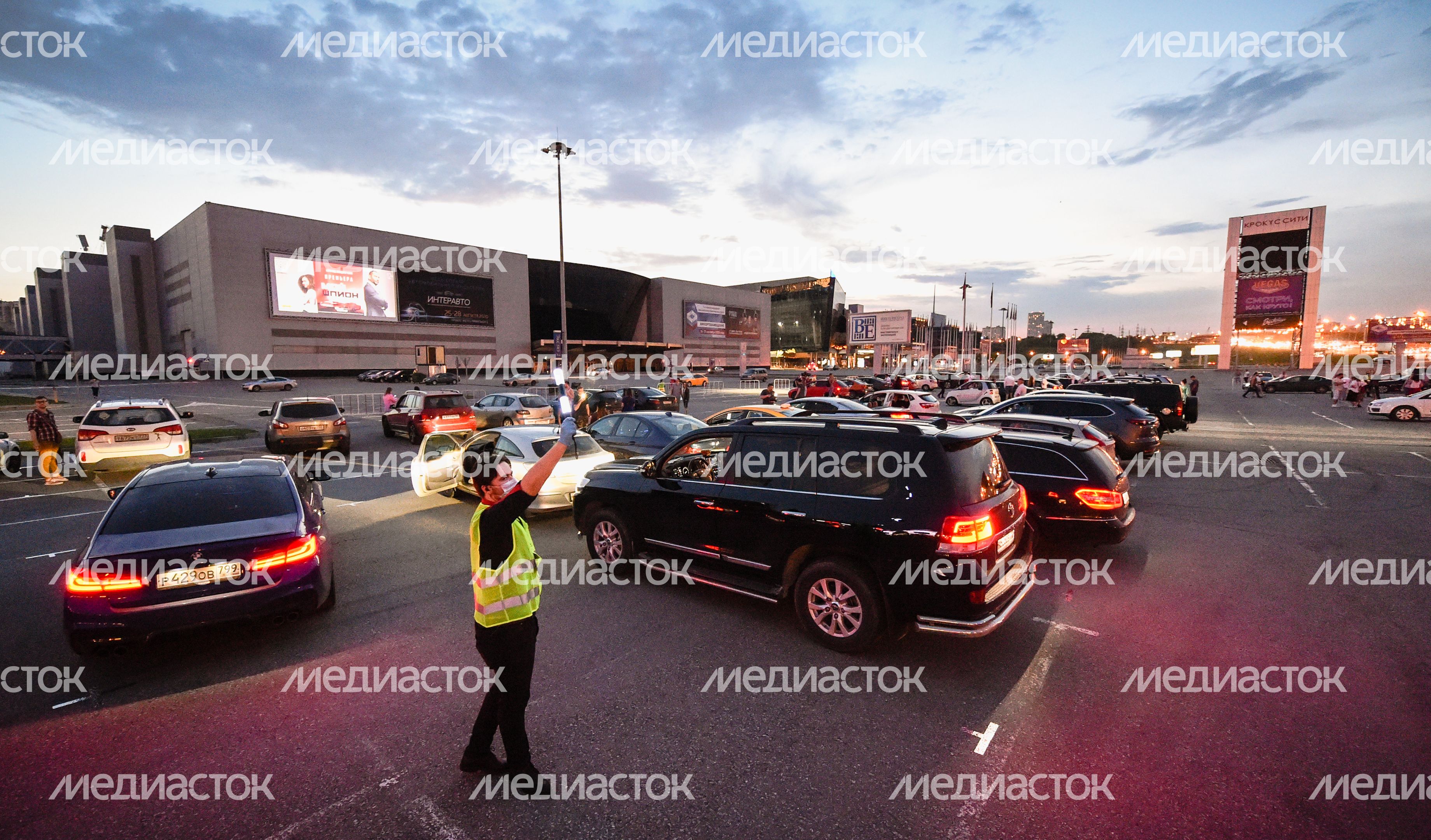 Открытие первого автокинотеатра под открытым небом в Московском регионе Открытие первого автокинотеатра под открытым небом в Московском регионе