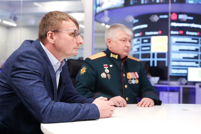Андрей Воробьев выслушал просьбу старосты деревни Буняково и жителя села Красный Путь