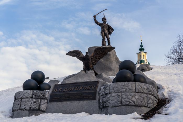 Памятник герою войны 1812 года И.С. Дорохову в Верее