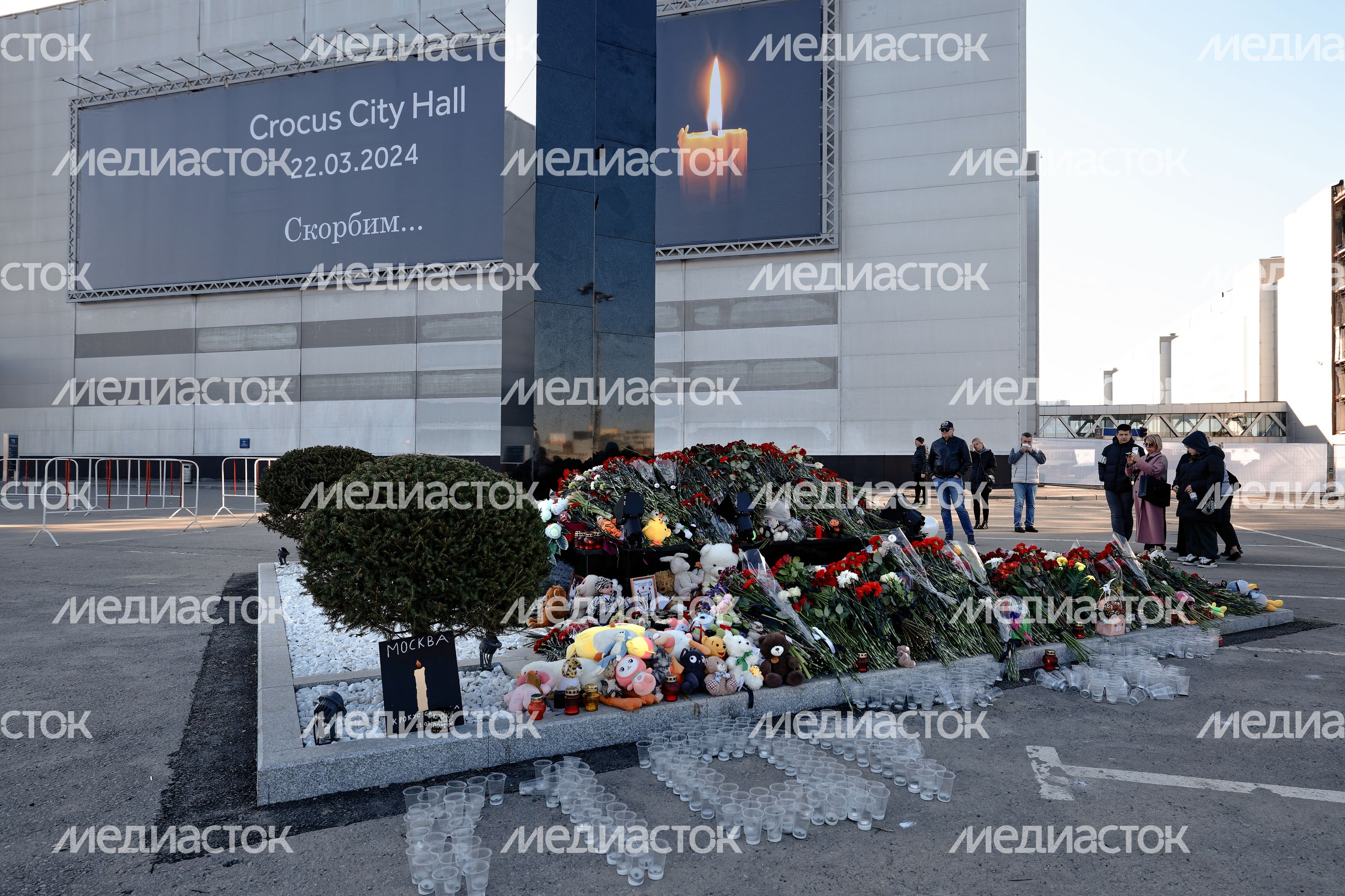 Мемориал в память о жертвах теракта в «Крокус Сити Холле» в Красногорске Мемориал в память о жертвах теракта в «Крокус Сити Холле» в Красногорске