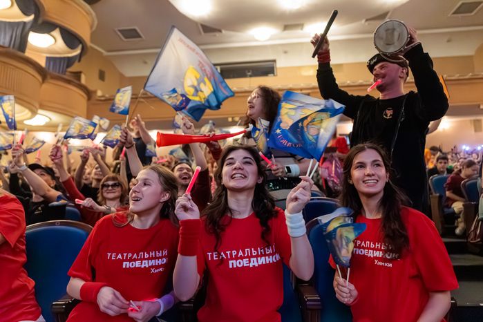 Зрители молодежного проекта «Театральный поединок»