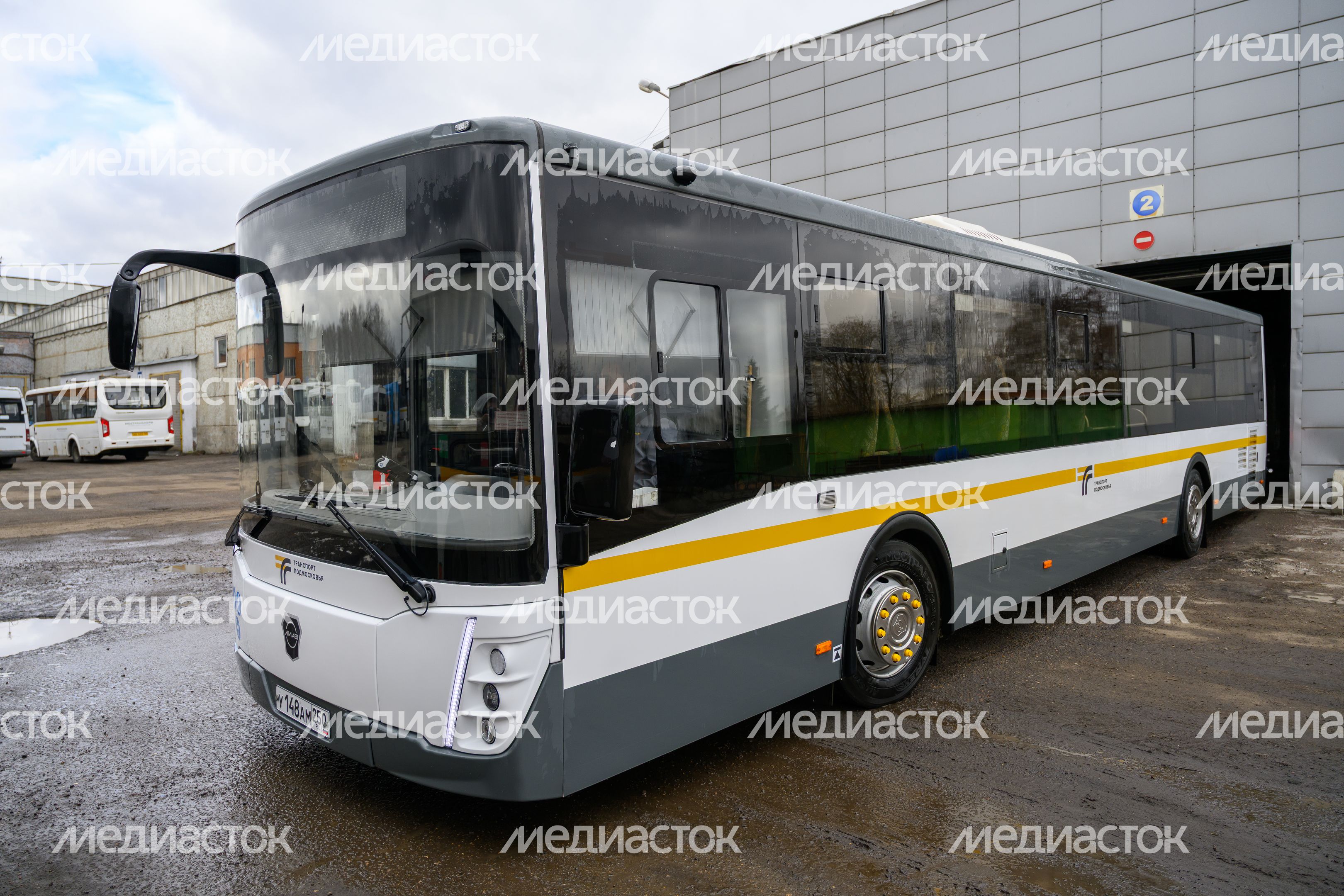 Автобус Мострансавто перед отправлением в рейс Автобус Мострансавто перед отправлением в рейс