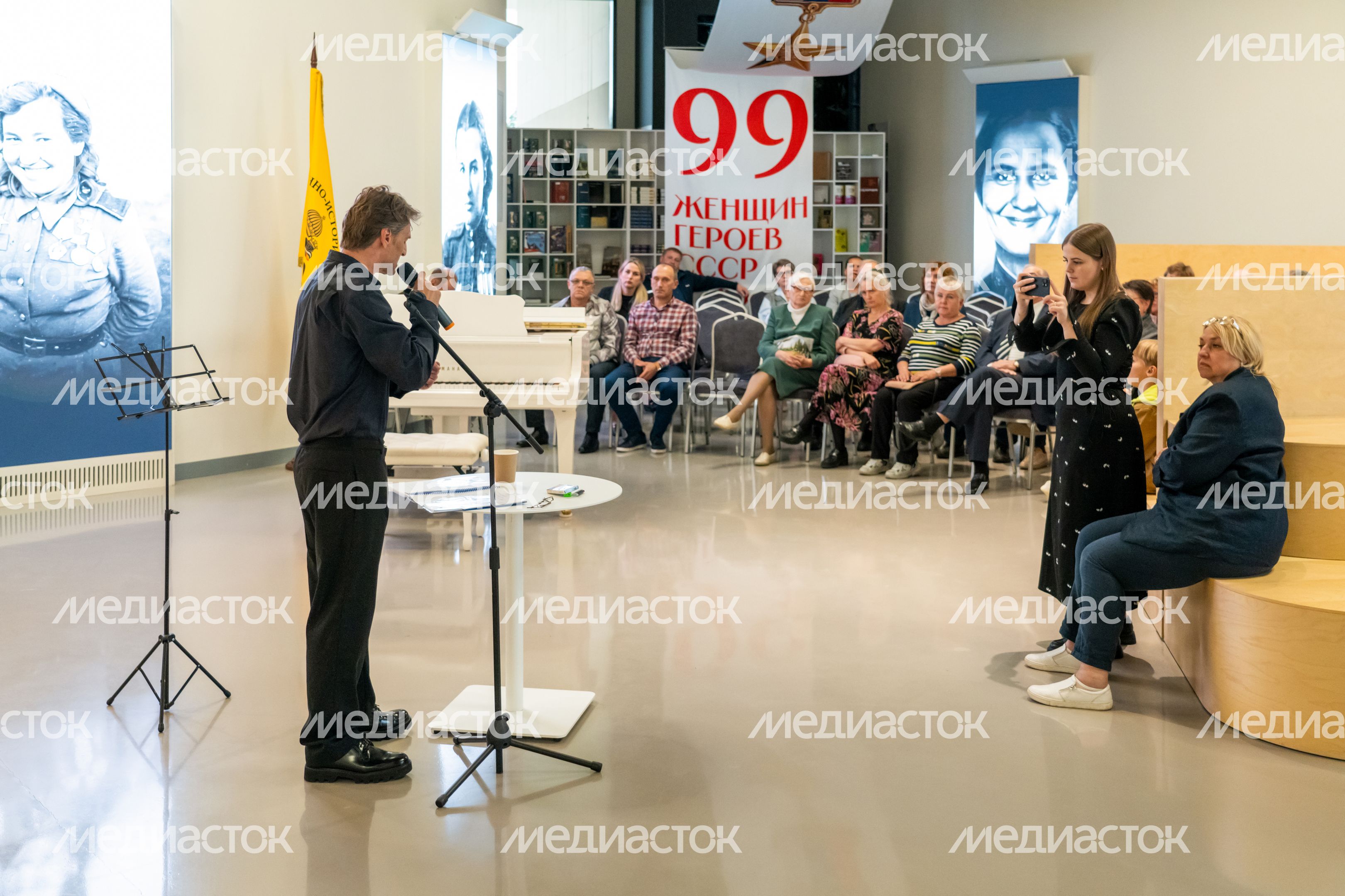 Актер Владимир Кошевой прочел стихи в День памяти и скорби в Музее Зои Космодемьянской в Рузском округе Актер Владимир Кошевой прочел стихи в День памяти и скорби в Музее Зои Космодемьянской в Рузском округе