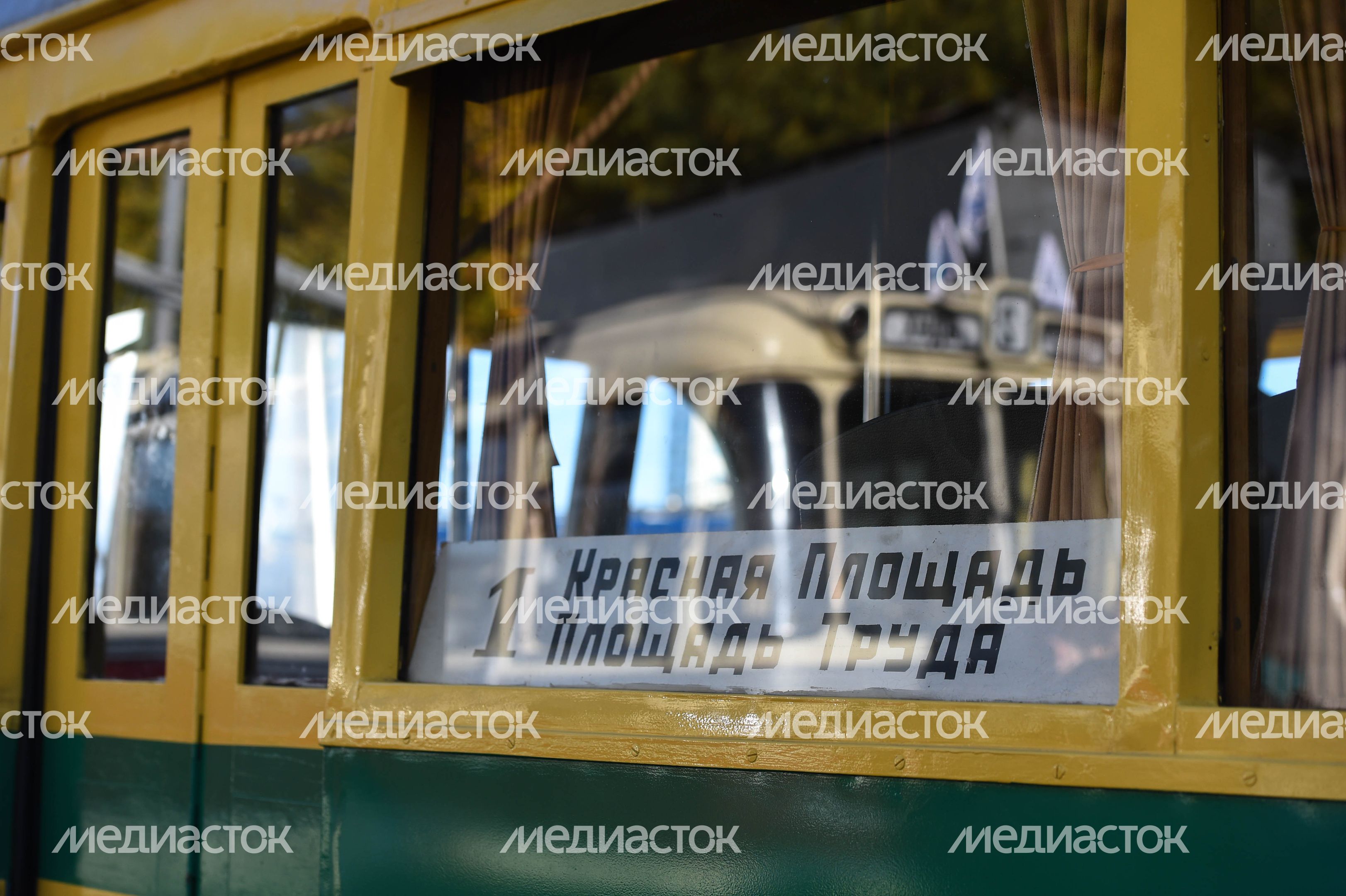 Парад ретро-троллейбусов