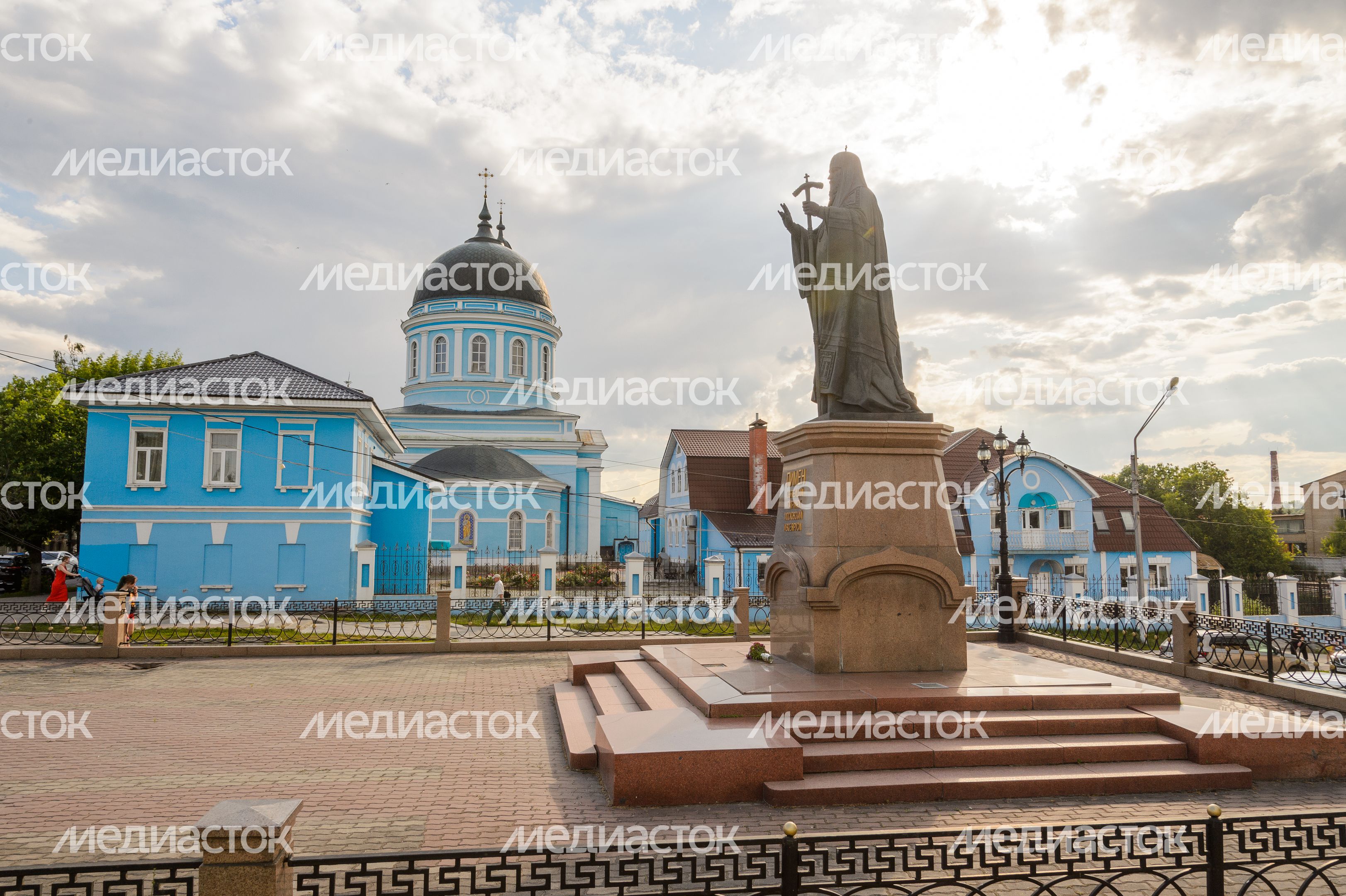 Памятник Патриарху Пимену Памятник Патриарху Пимену
