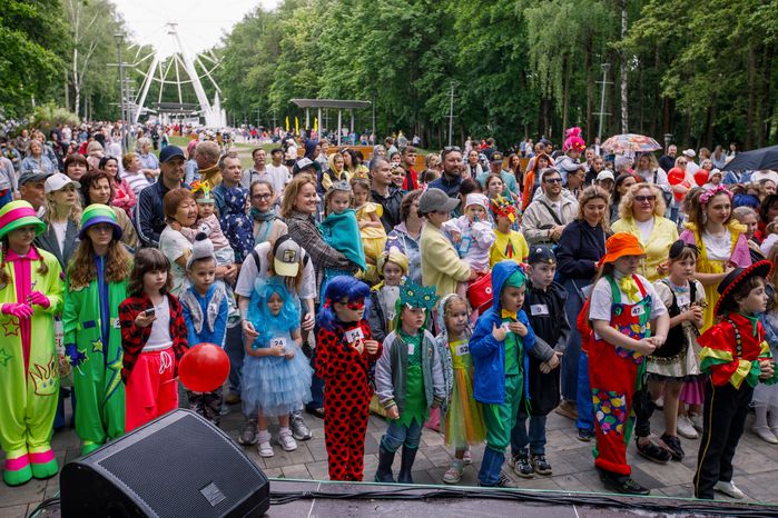 Конкурс на лучший карнавальный костюм в честь Дня защиты детей в парке им. Л.Н. Толстого в Химках