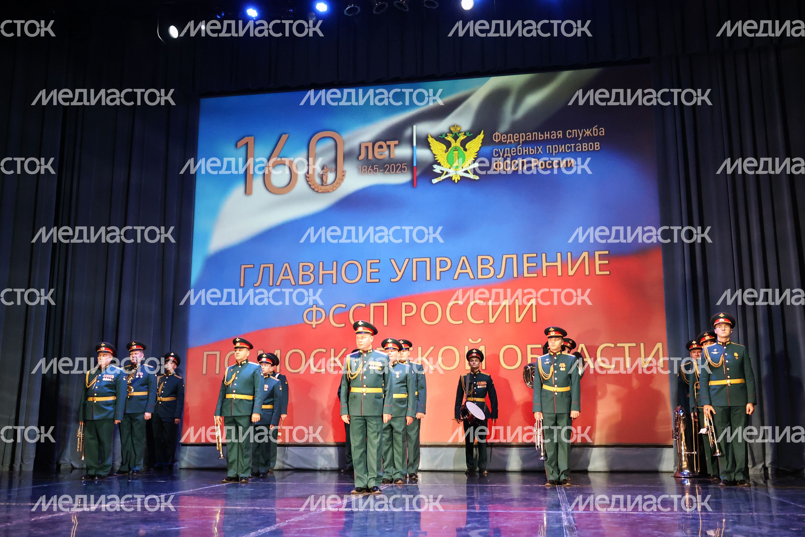 Судебных приставов поздравили с профессиональным праздником Судебных приставов поздравили с профессиональным праздником