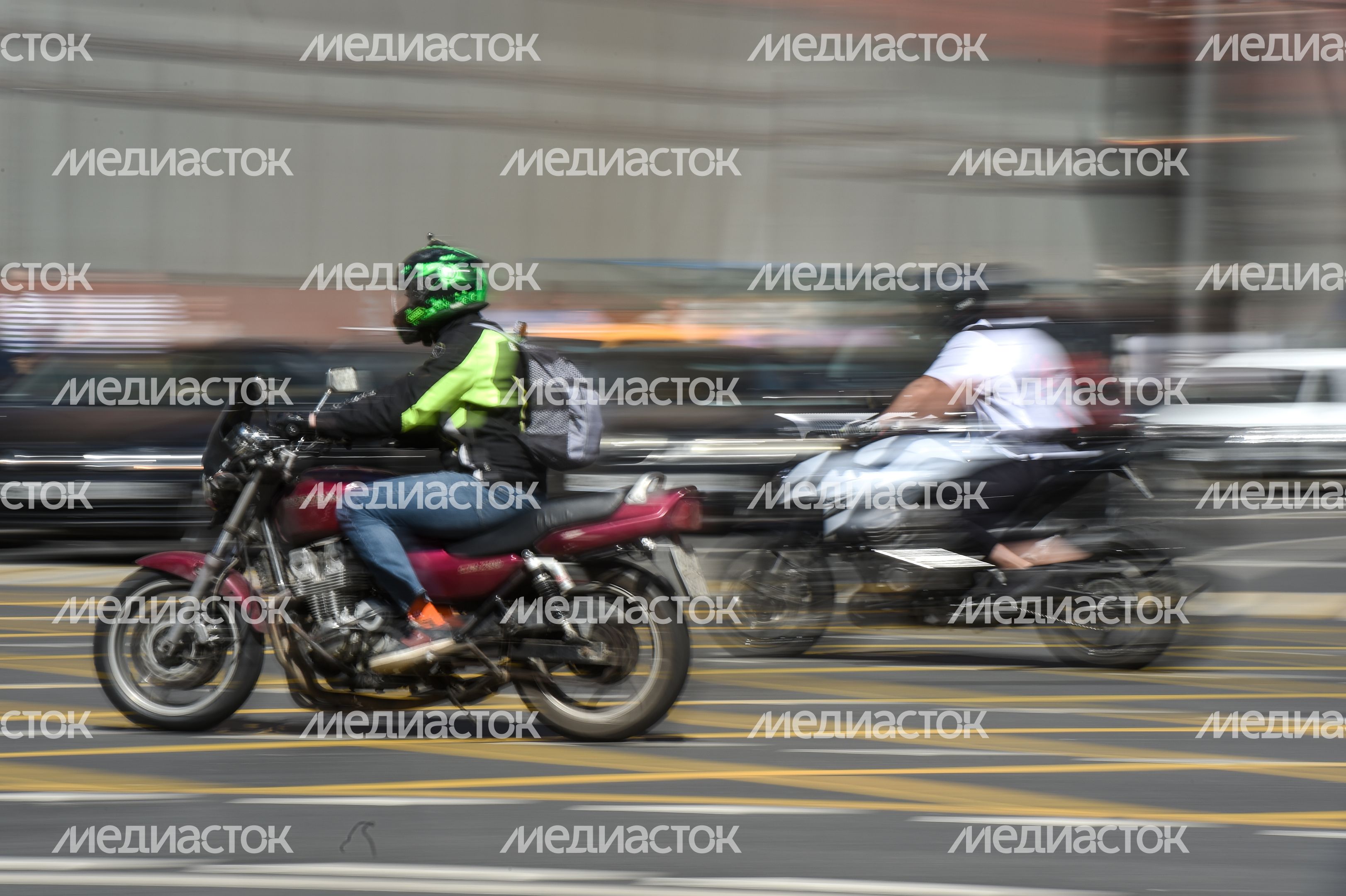 Мотоциклисты на улицах Москвы