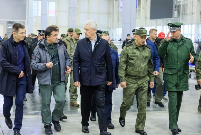 Проверка губернатором Подмосковья условий размещения мобилизованных в парке «Патриот»