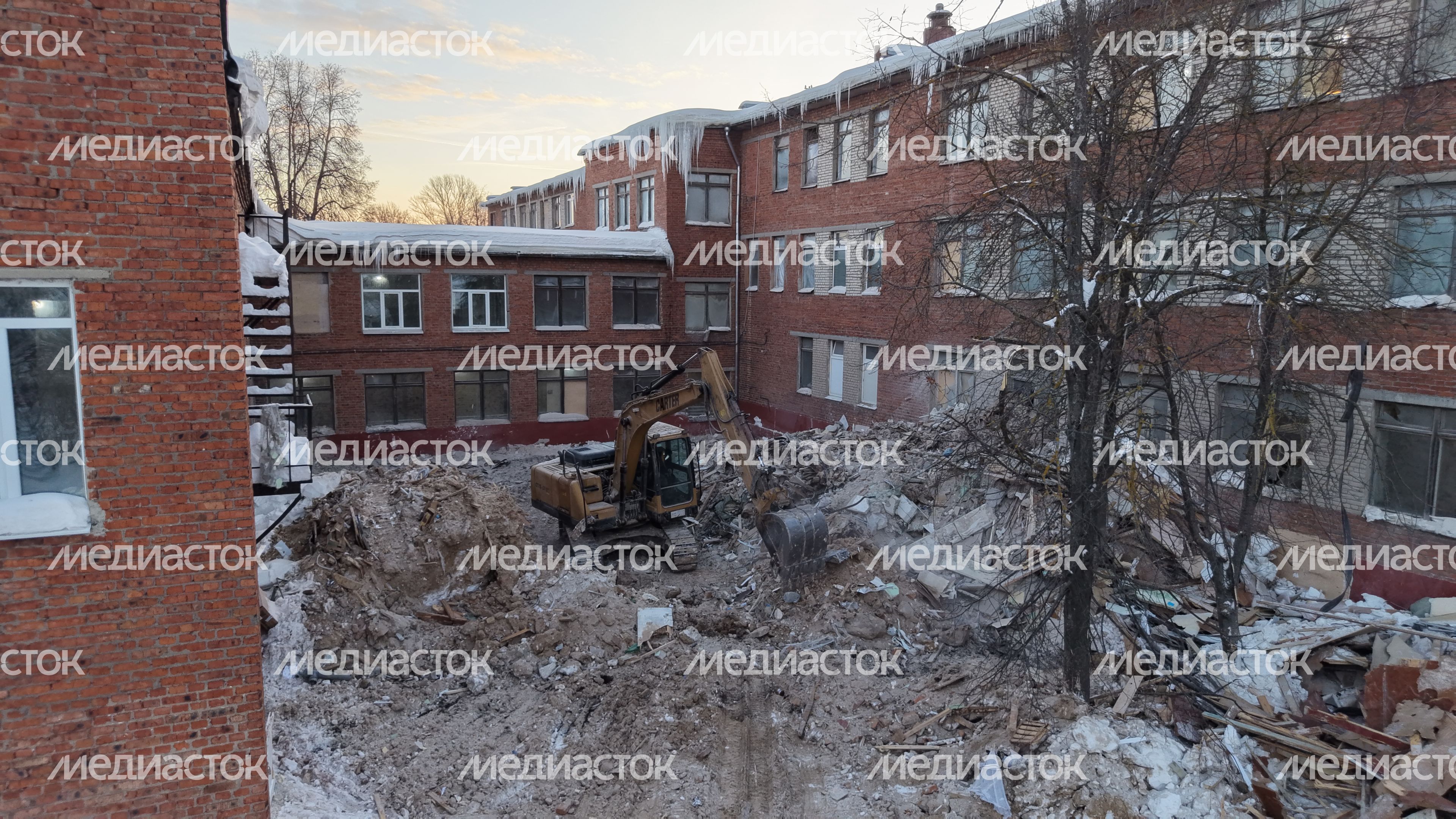 Продолжается капремонт каширской школы №1 им. Александра Выборнова Продолжается капремонт каширской школы №1 им. Александра Выборнова