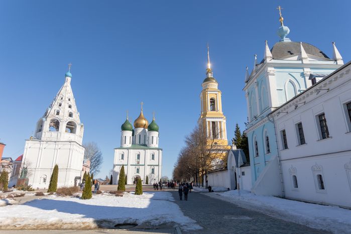 Коломенский кремль. Соборная площадь и Пятницкие ворота