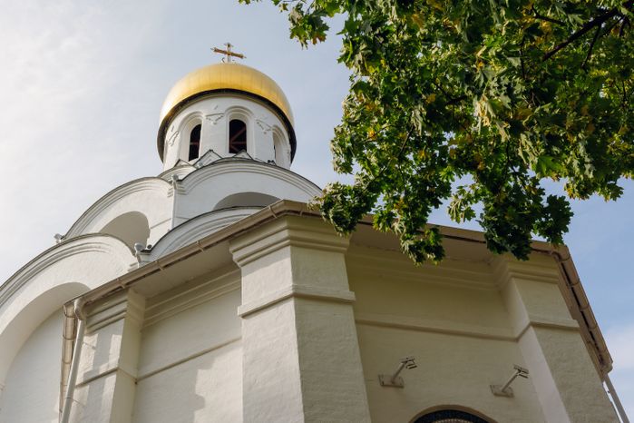 Церковь Виктора Воина на территории усадьбы Белая дача в Котельниках