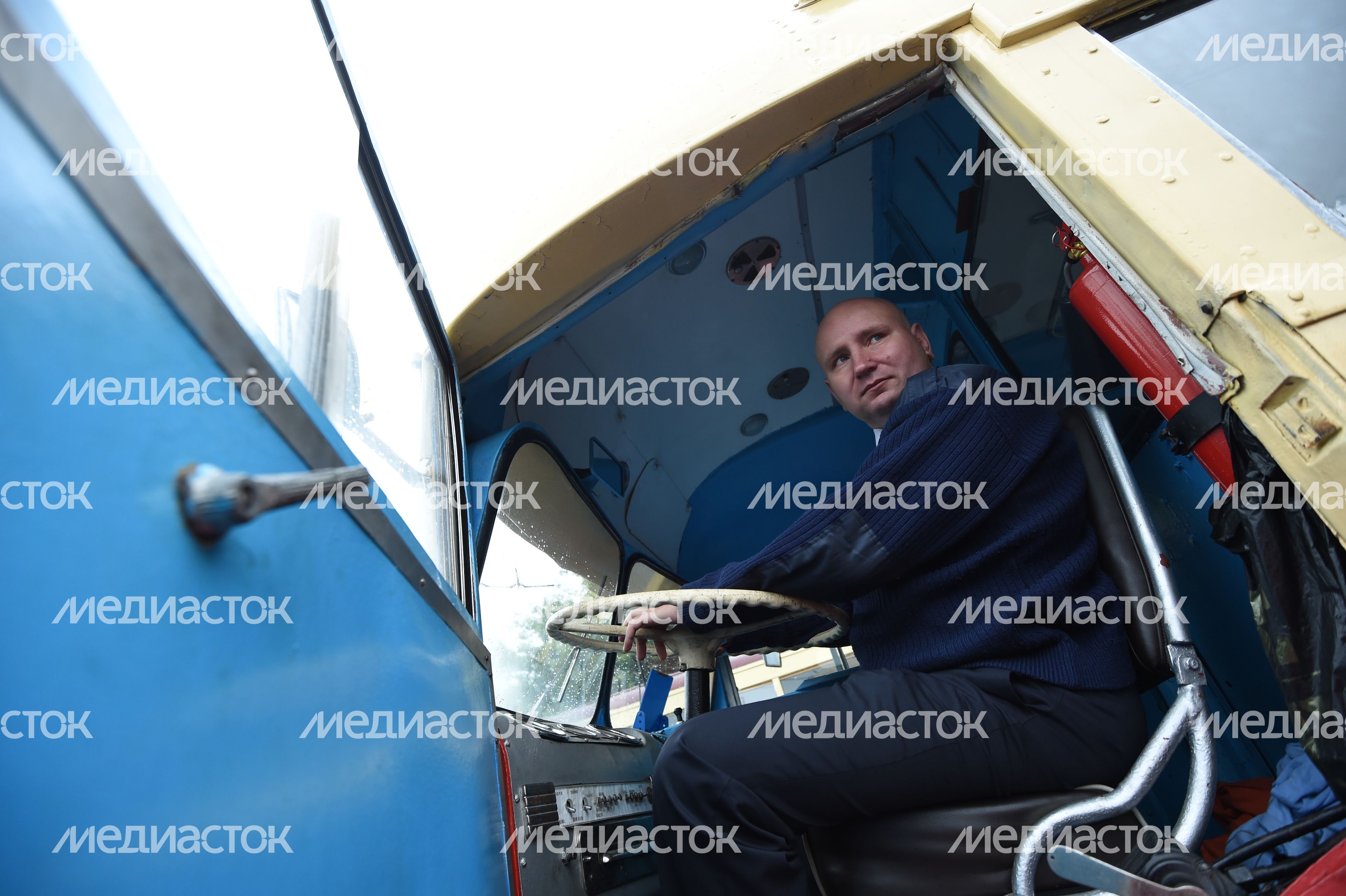 Выставка ретротехники ко Дню московского транспорта
