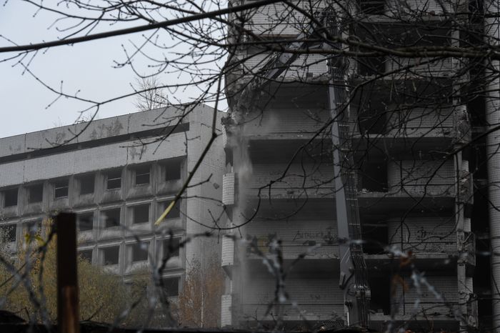 Начало работ по демонтажу Ховринской заброшенной больницы