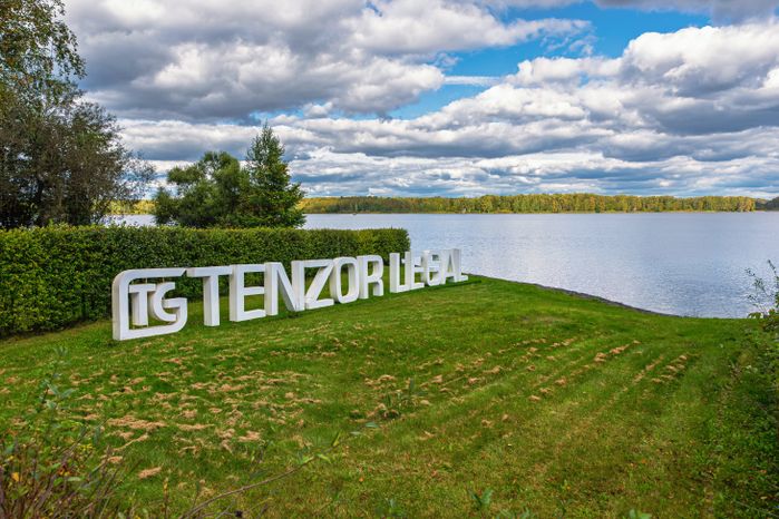 Набережная яхт-клуба Tenzor Sailing Club в Мытищах на берегу Пестовского водохранилища