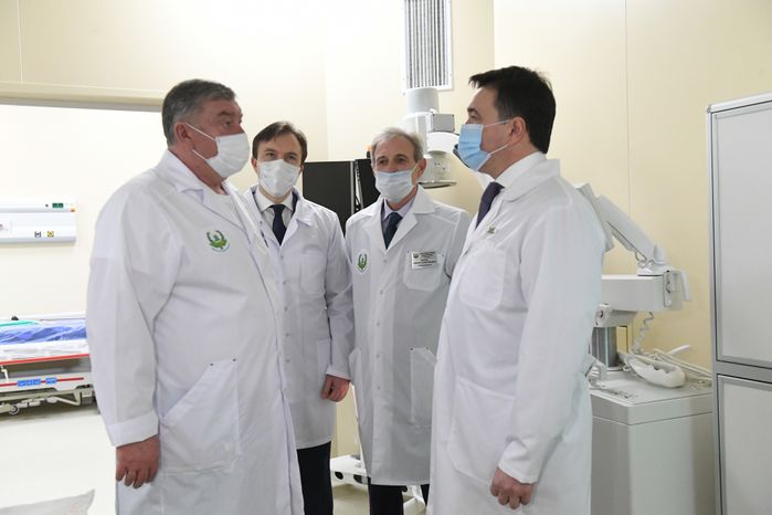 Проверка губернатором Подмосковья работы нового хирургического центра в Дубне