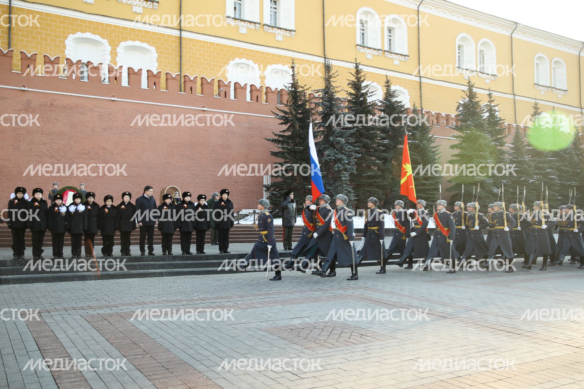 Возложение Губернатором Подмосковья цветов к Могиле Неизвестного Солдата в Александровском саду