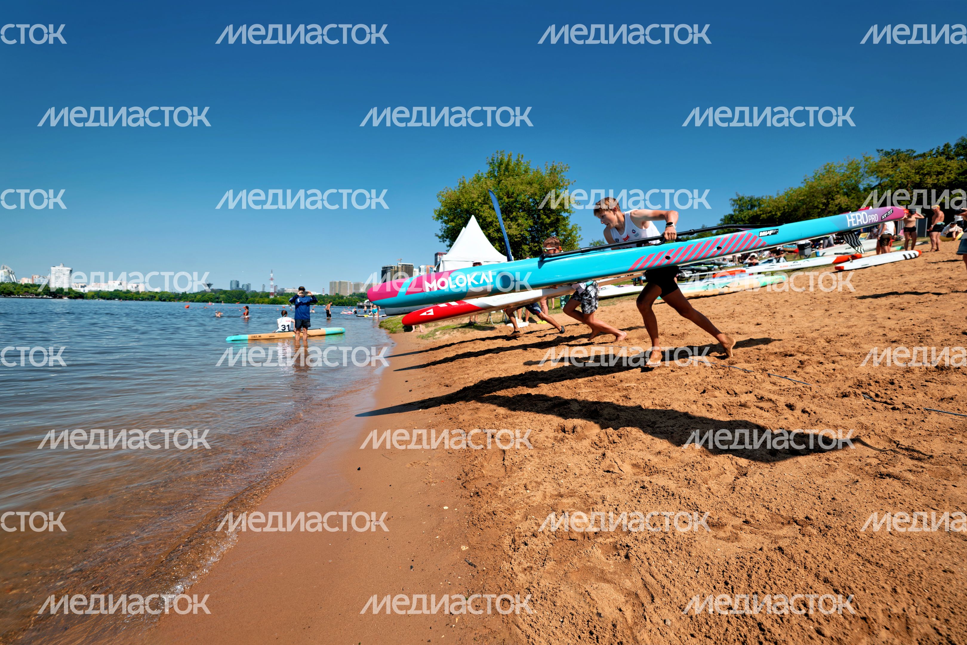 Всероссийские соревнования по серфингу на сапборде на пляже «Рублево» в Красногорске Всероссийские соревнования по серфингу на сапборде на пляже «Рублево» в Красногорске