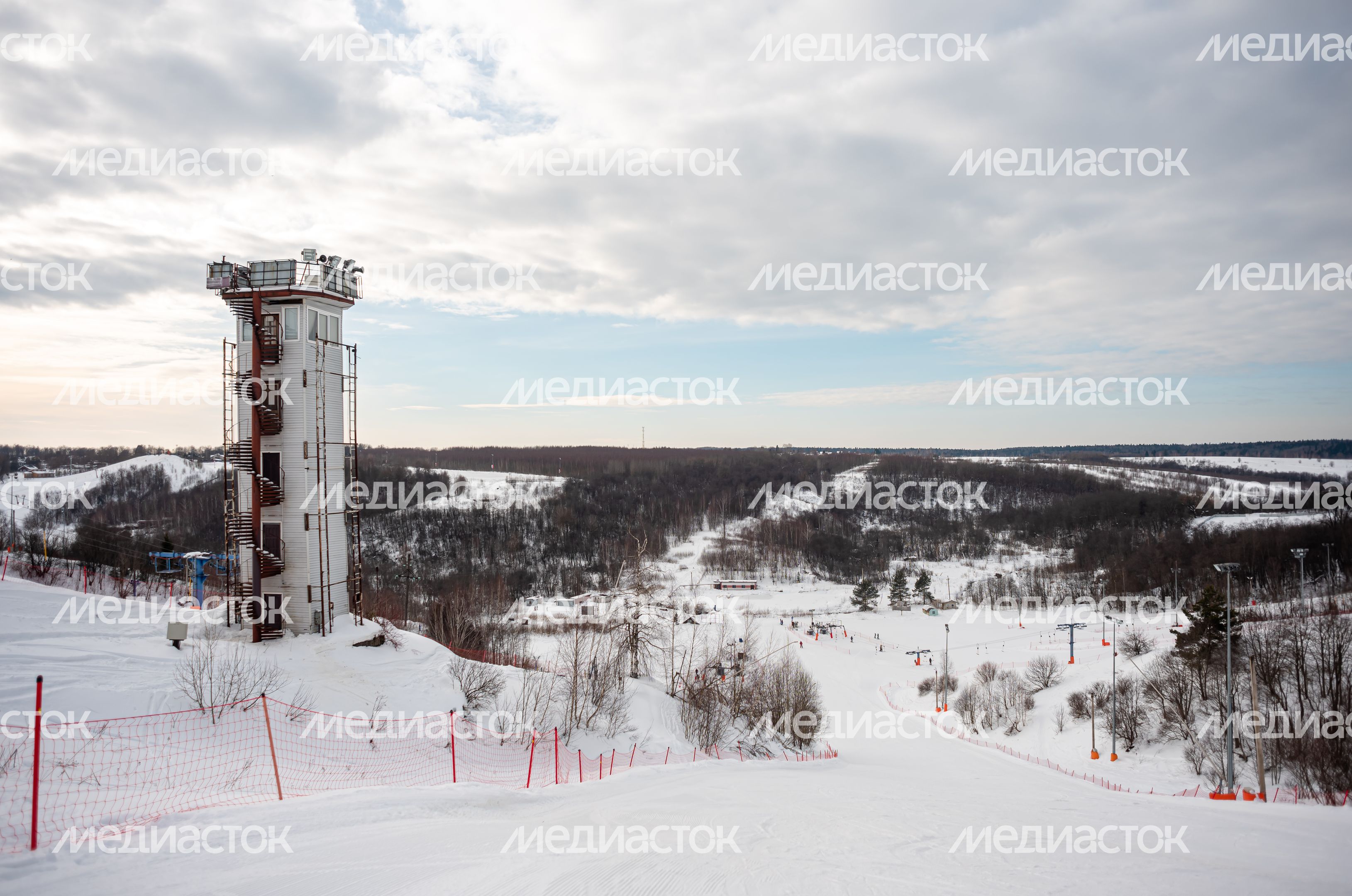 Зимние виды спортивного парка Волен