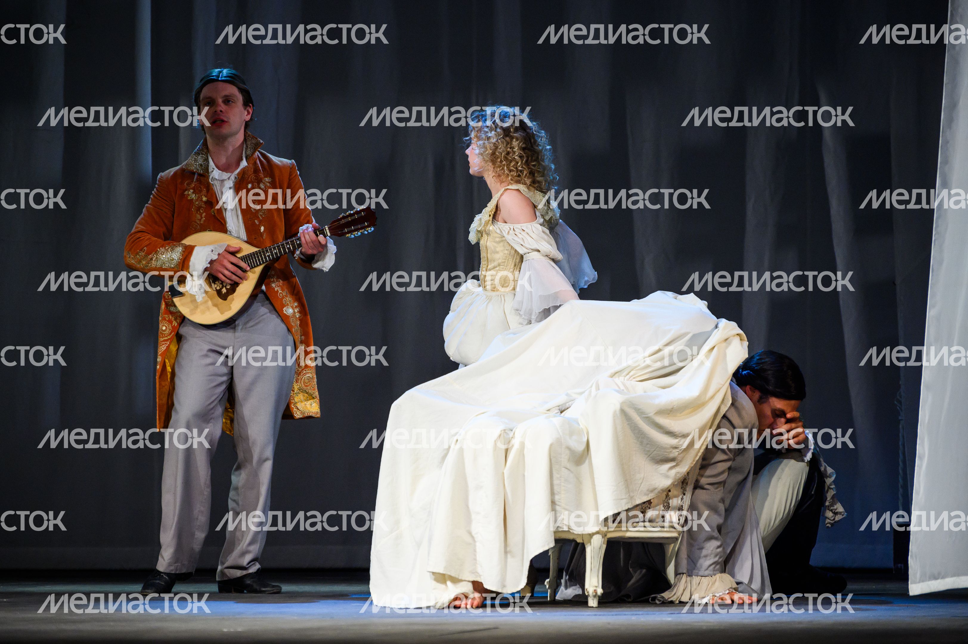 Спектакль "Женитьба Фигаро" открыл театральный фестиваль "Учитель и ученики" в Ногинске