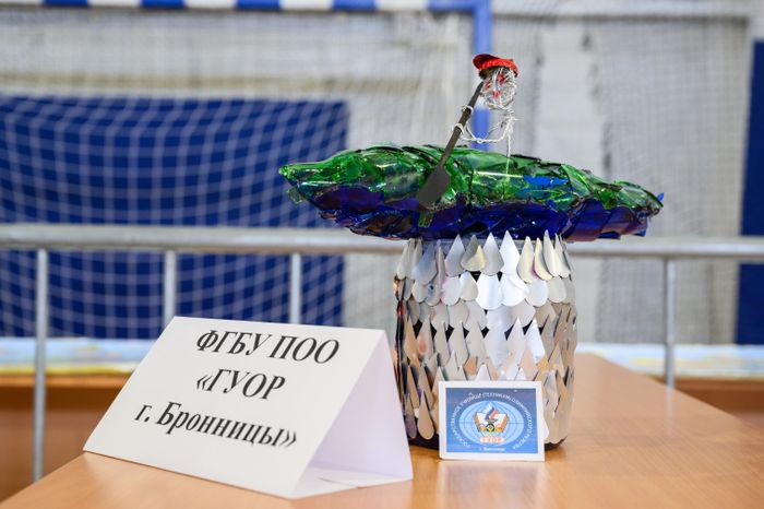 Композиция из вторичного сырья на тему спорта на конкурсе «Кулинарный поединок» 2025