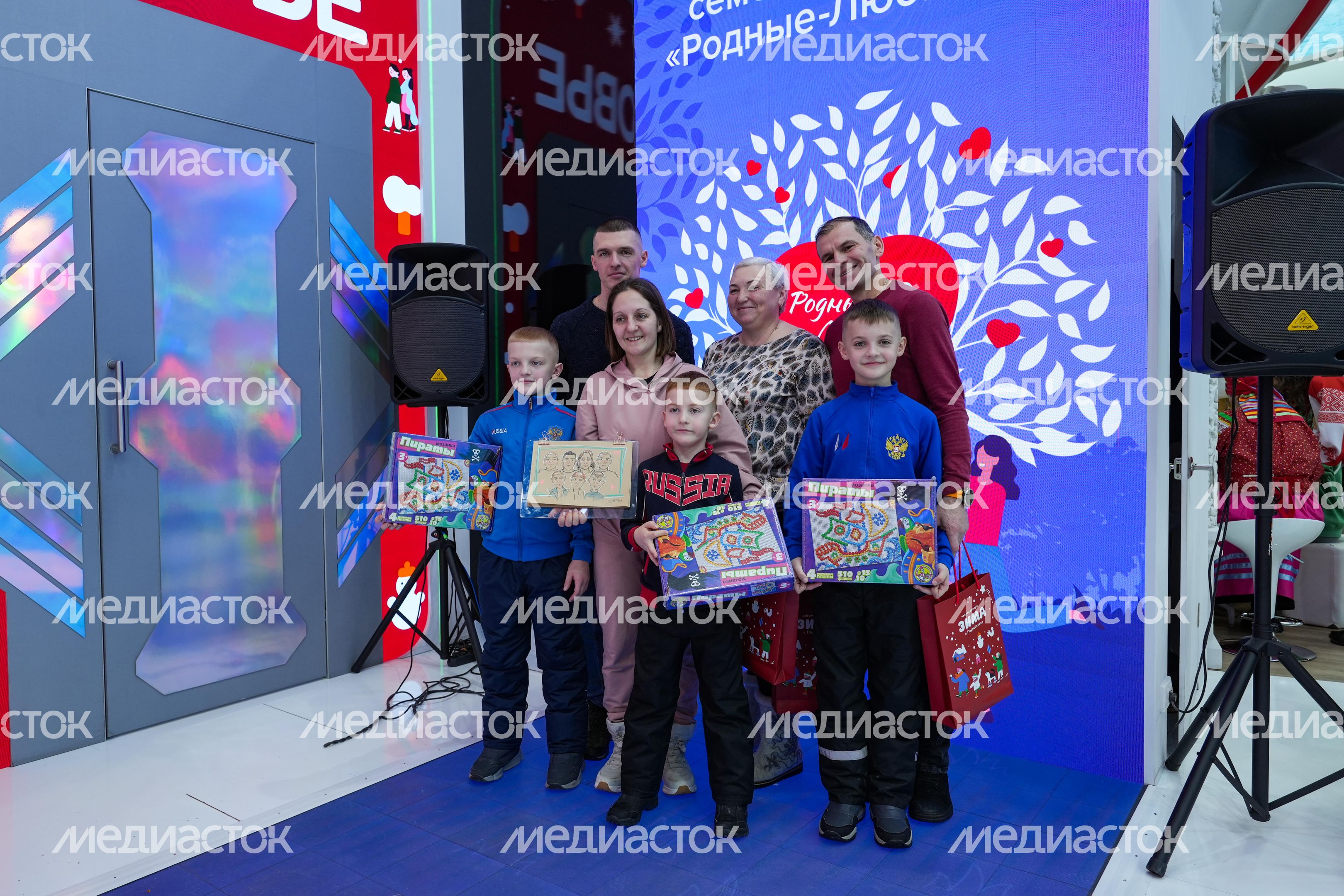 Открытие форума «Родные - Любимые» на выставке «Россия»